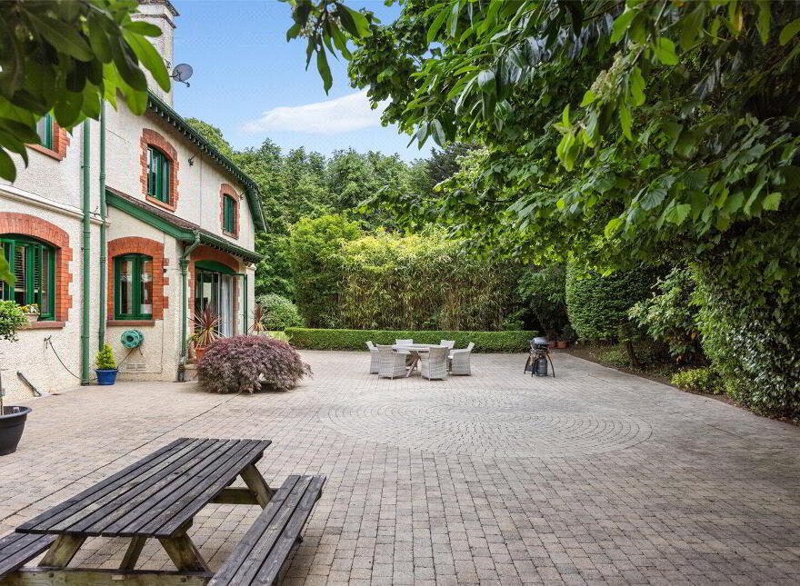Dundarave, 53 Malone Park, Belfast, BT9 6NN