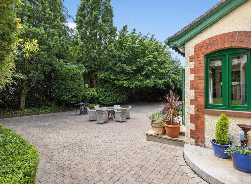Dundarave, 53 Malone Park, Belfast, BT9 6NN