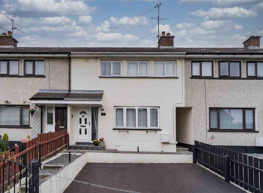 5 Milltown Gardens, Lisburn, BT28 3TY photo