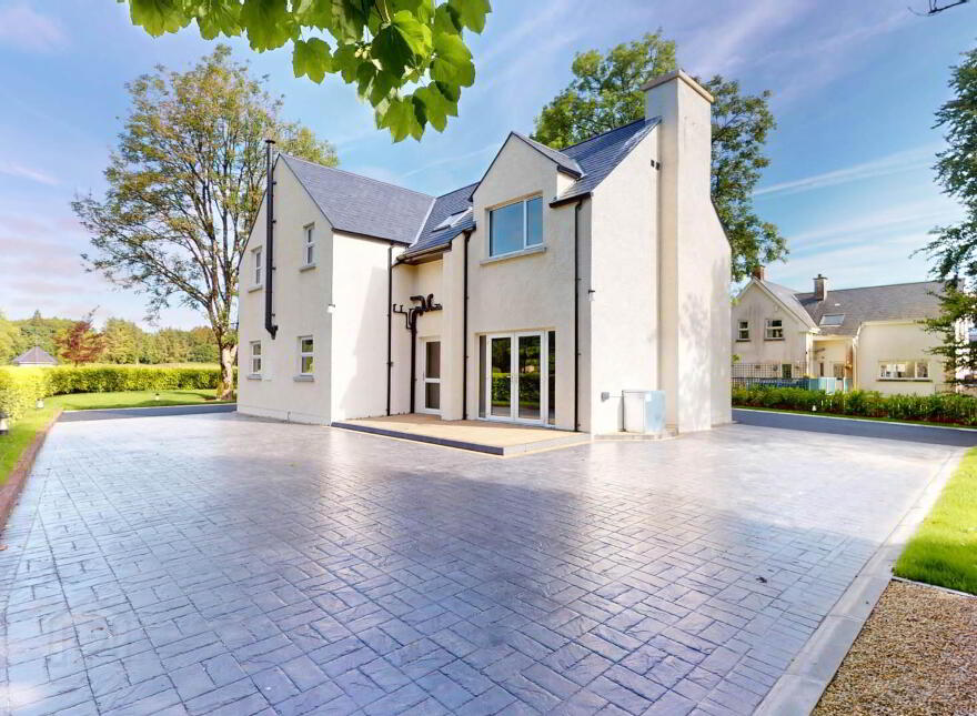1 Dovecote Way, Lough Erne Golf Resort, Enniskillen, BT93 7FB