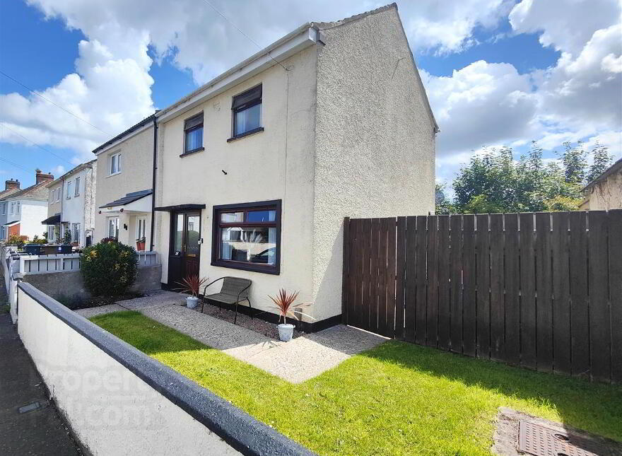 28 Silverstream Drive, Belfast, BT14 8GQ photo