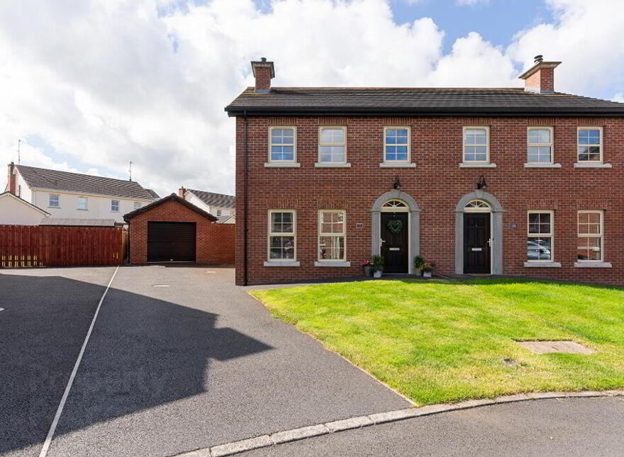 93 Ballynadrone Meadows, Magheralin, BT67 0FY photo