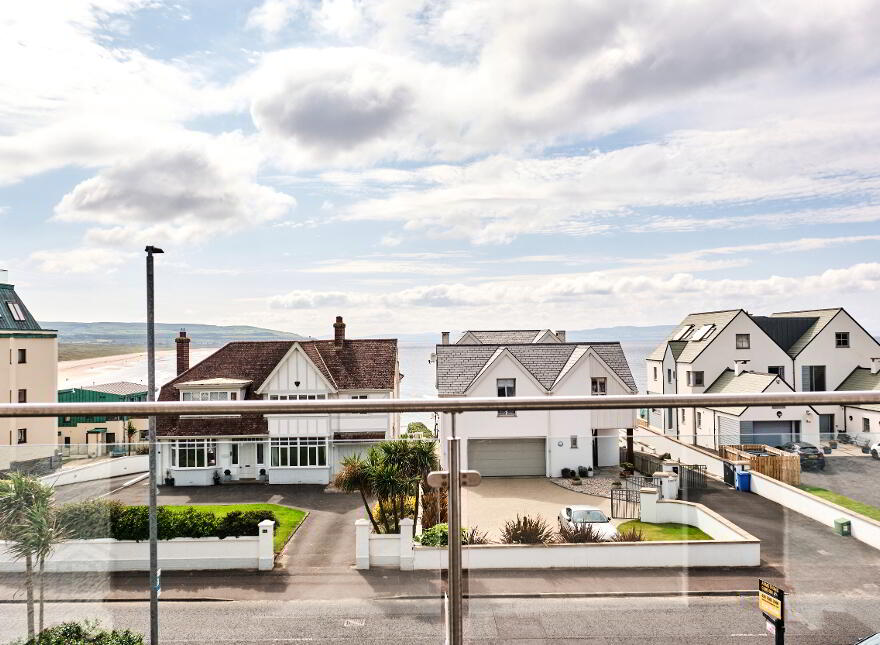 3 Bed Penthouse Apartment, Strand Road, Portstewart, Strand Road, Portstewart