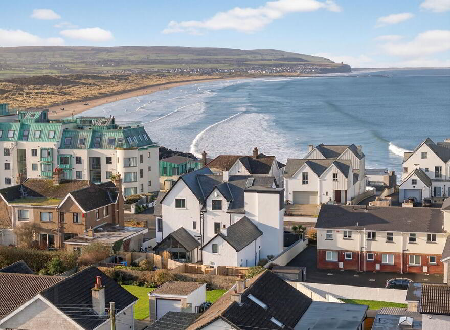 3 Bed Penthouse Apartment, Strand Road, Portstewart, Strand Road, Portstewart