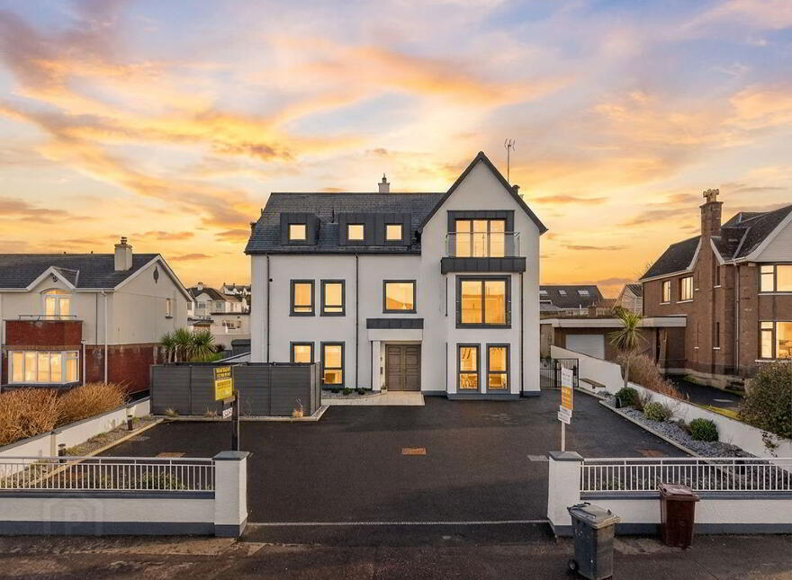 3 Bed Penthouse Apartment, Strand Road, Portstewart, Strand Road, Portstewart