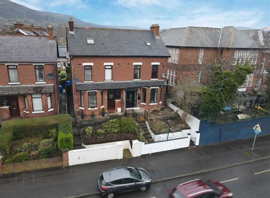 427 Springfield Road, Belfast, BT12 7DJ