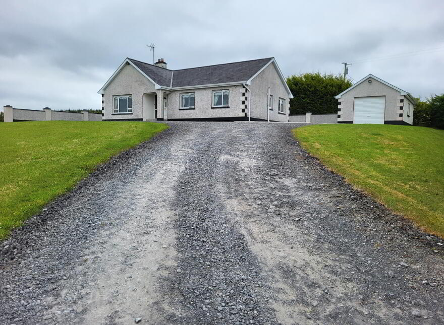 Derrygolagh, Boyle, Cloonloo, F52CX66 photo