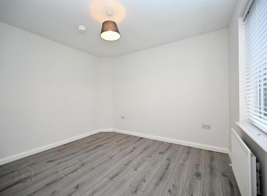 Apt 4, 61 Central Avenue, Bangor, BT20 3AU
