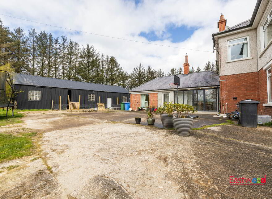 Castlerobin House, 2 Braithwaites Road, And Lands, Lisburn, BT28 3SW