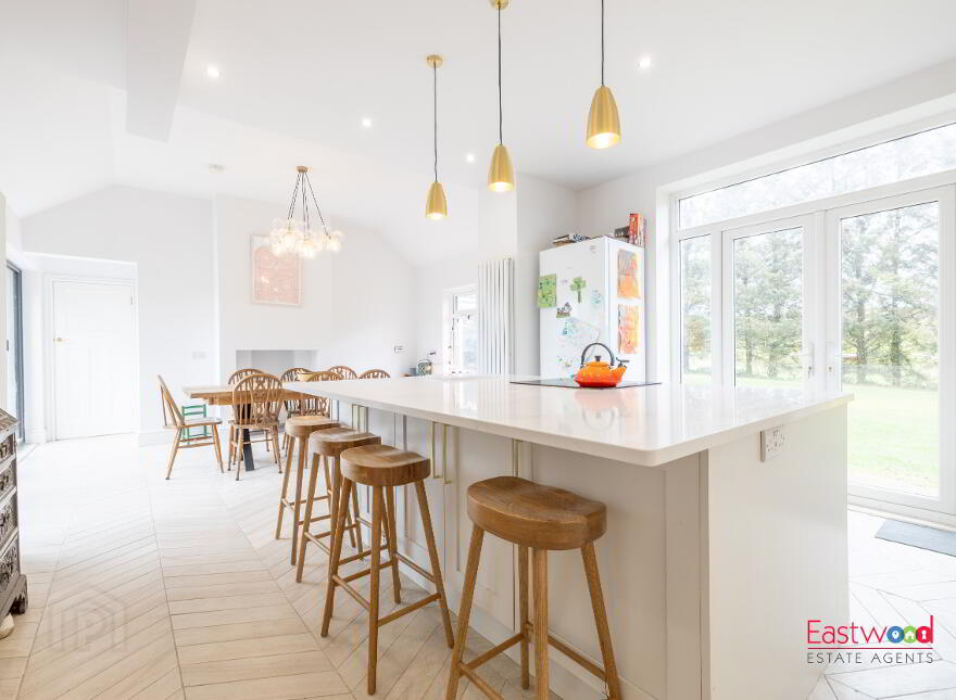 Castlerobin House, 2 Braithwaites Road, And Lands, Lisburn, BT28 3SW