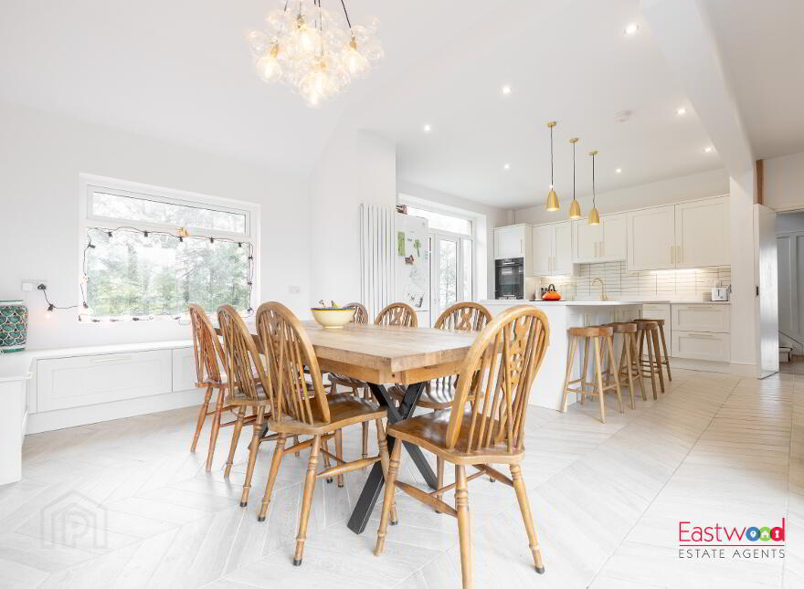 Castlerobin House, 2 Braithwaites Road, And Lands, Lisburn, BT28 3SW
