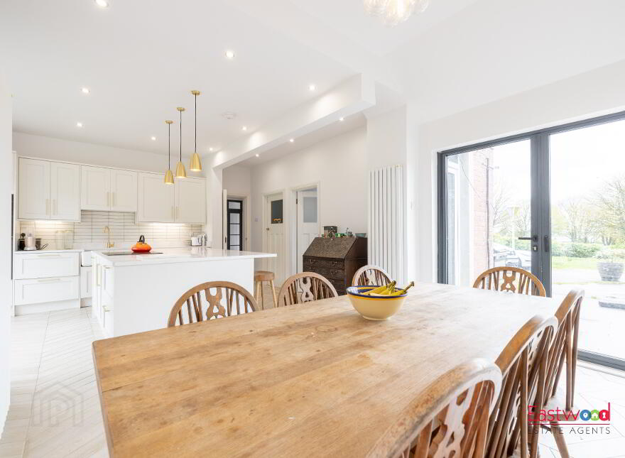 Castlerobin House, 2 Braithwaites Road, And Lands, Lisburn, BT28 3SW