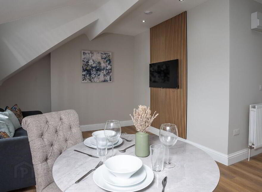Apt 6, 19 Camden Street, Belfast, BT9 6AT