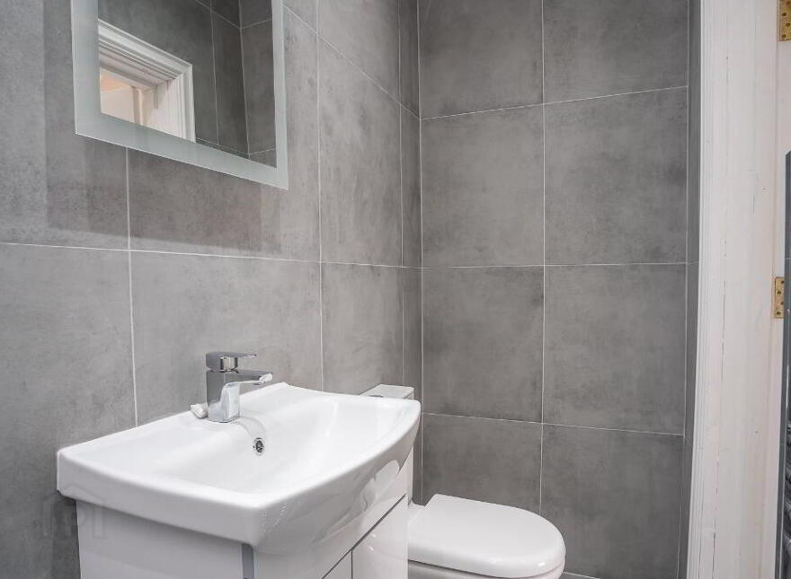 Apt 6, 19 Camden Street, Belfast, BT9 6AT