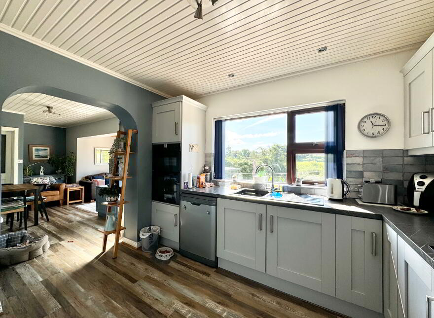 13 Carnalea Road, Omagh, BT78 2BY