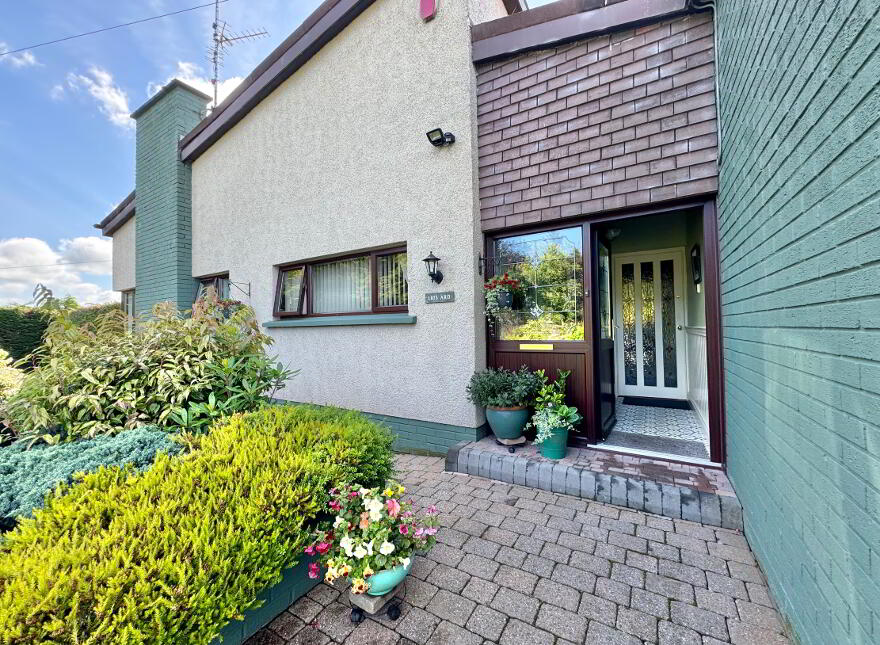 13 Carnalea Road, Omagh, BT78 2BY