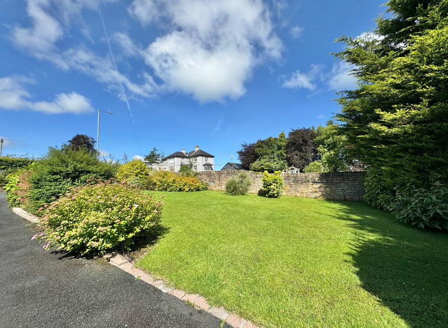 13 Carnalea Road, Omagh, BT78 2BY