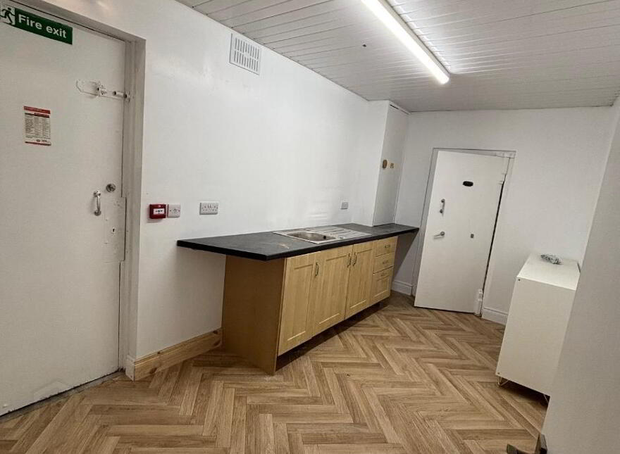 Hot Food Takeaway / Restaurant, 409 Ormeau Road, Refurbished Unit, Belfast, BT7 3GP