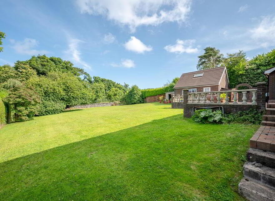 180 Bangor Road, Holywood, BT18 0BY