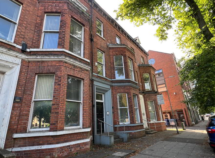 52 Elmwood Avenue, Belfast, BT9 6AZ