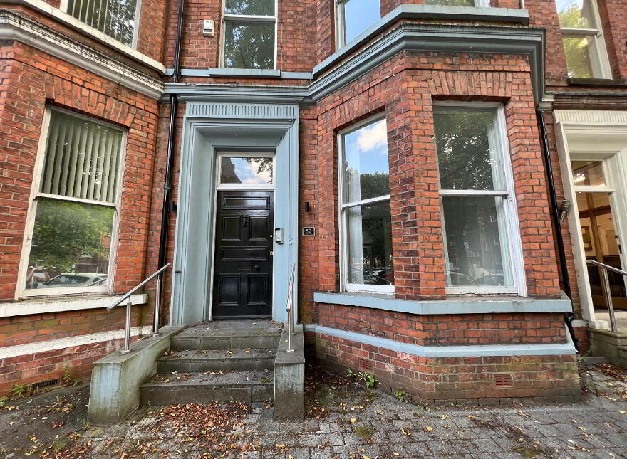 52 Elmwood Avenue, Belfast, BT9 6AZ