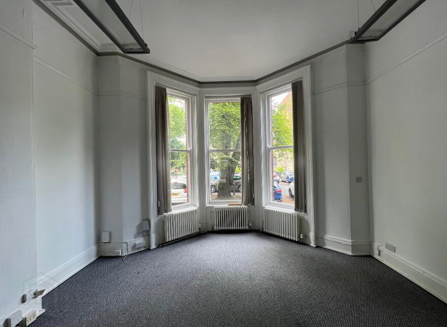 52 Elmwood Avenue, Belfast, BT9 6AZ