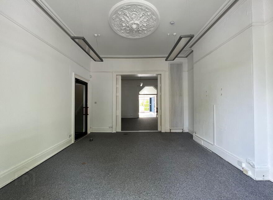 52 Elmwood Avenue, Belfast, BT9 6AZ