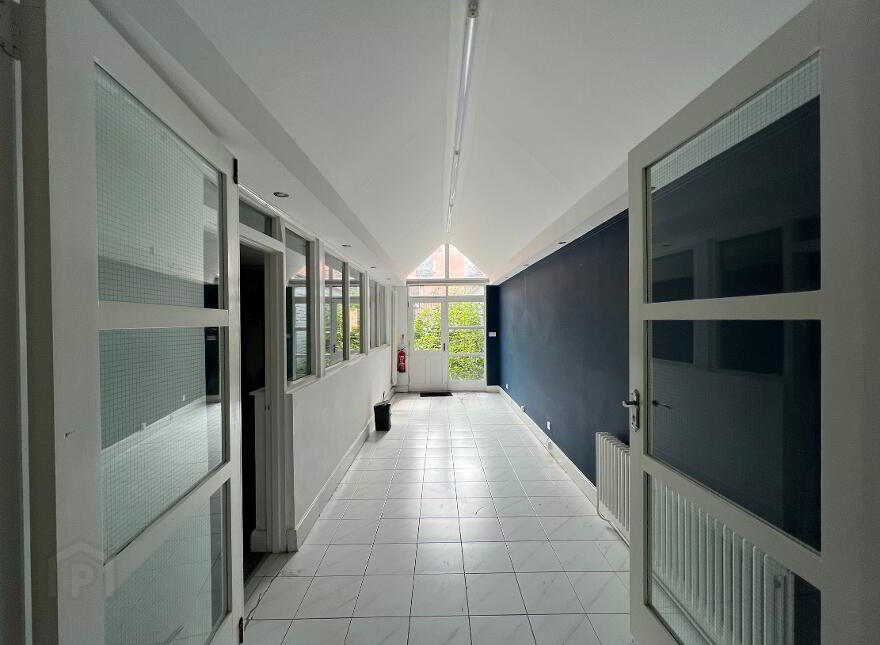 52 Elmwood Avenue, Belfast, BT9 6AZ
