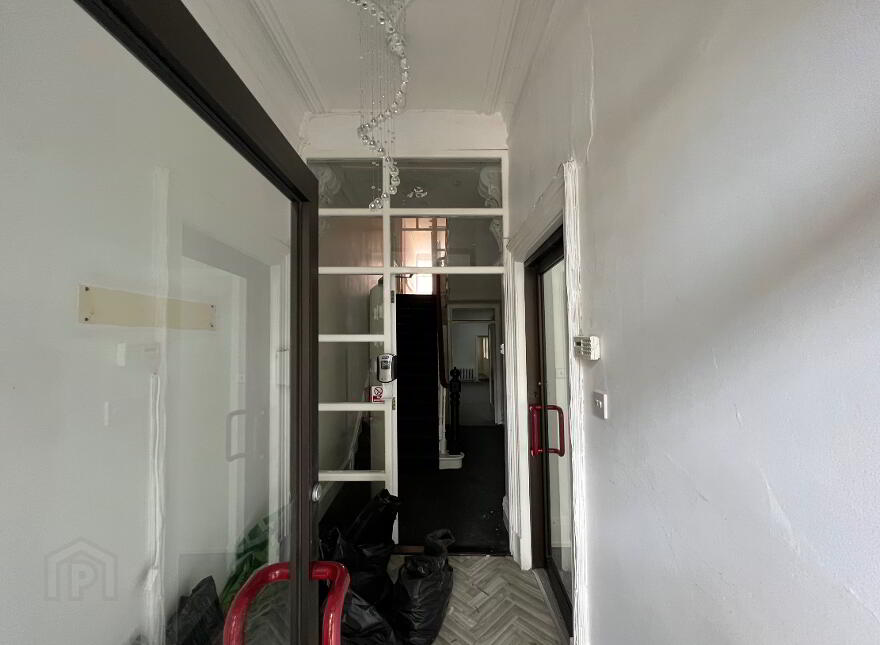 52 Elmwood Avenue, Belfast, BT9 6AZ