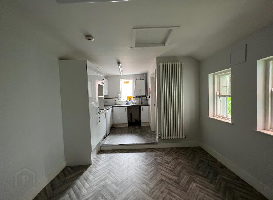 52 Elmwood Avenue, Belfast, BT9 6AZ