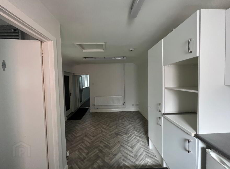 52 Elmwood Avenue, Belfast, BT9 6AZ