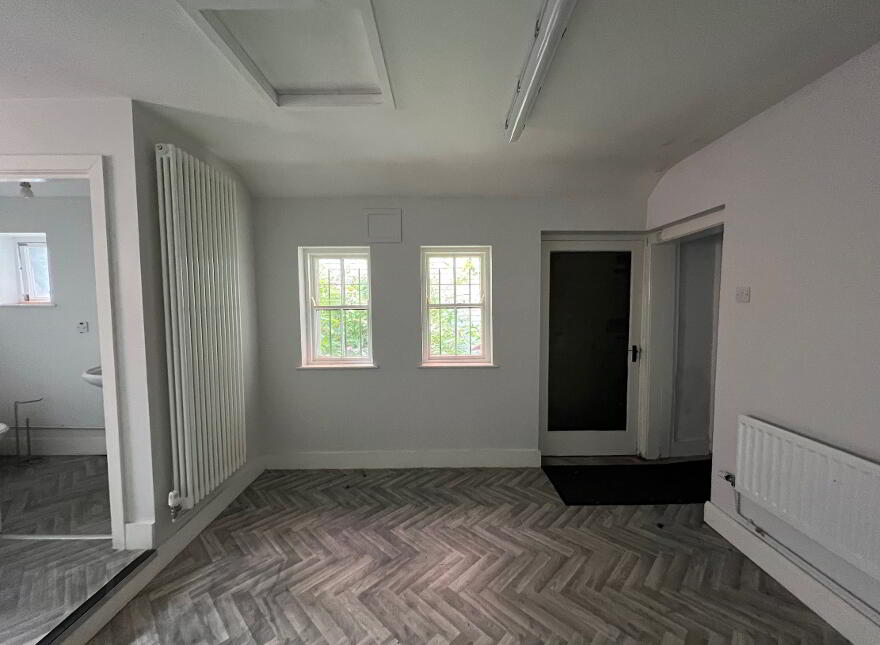 52 Elmwood Avenue, Belfast, BT9 6AZ