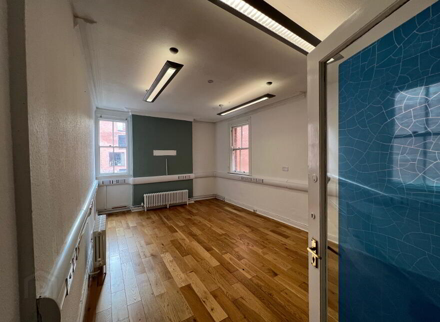 52 Elmwood Avenue, Belfast, BT9 6AZ