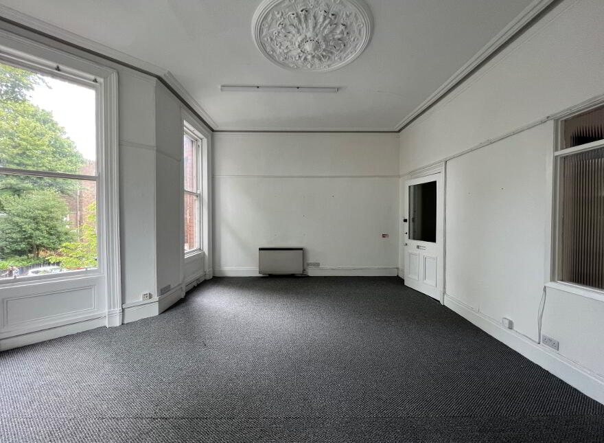 52 Elmwood Avenue, Belfast, BT9 6AZ