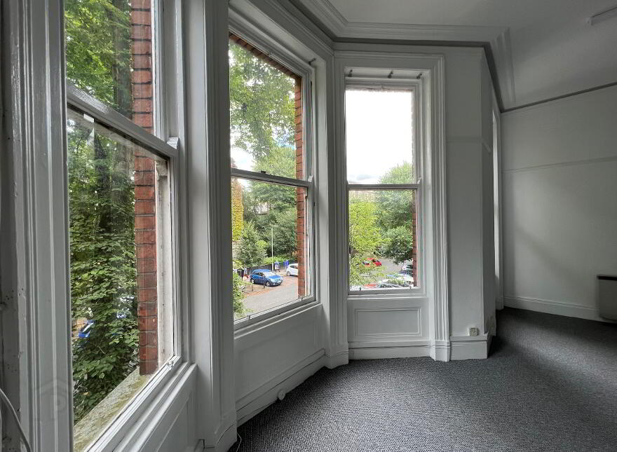 52 Elmwood Avenue, Belfast, BT9 6AZ