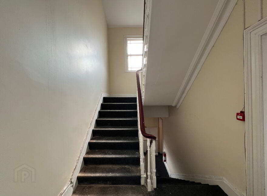 52 Elmwood Avenue, Belfast, BT9 6AZ