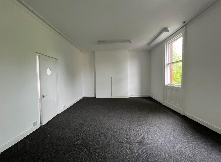 52 Elmwood Avenue, Belfast, BT9 6AZ
