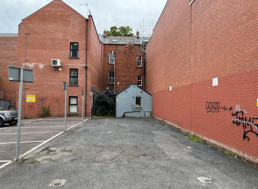 52 Elmwood Avenue, Belfast, BT9 6AZ