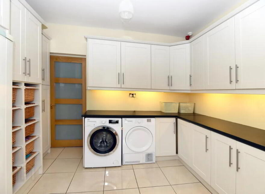 Lisnagar Demesne, Rathcormac, P61DA00