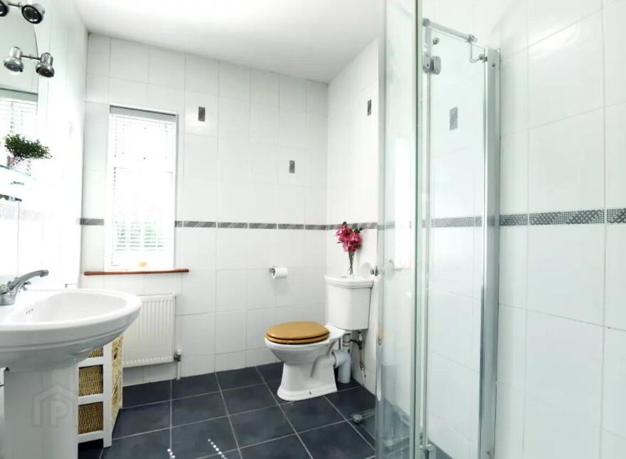 Lisnagar Demesne, Rathcormac, P61DA00