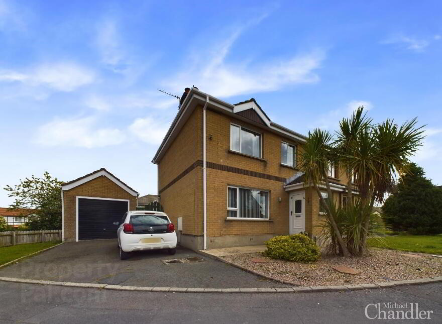 2 Rossdale Glen, Belfast, BT8 6XQ photo