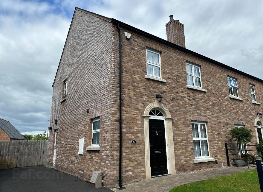 14 Castle Glen Avenue, Dungannon, BT71 6YF photo