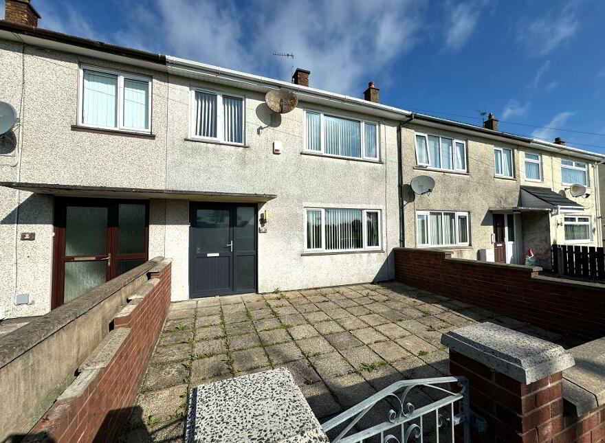 4 Hawthorn Avenue, Carrickfergus, BT38 8EB photo