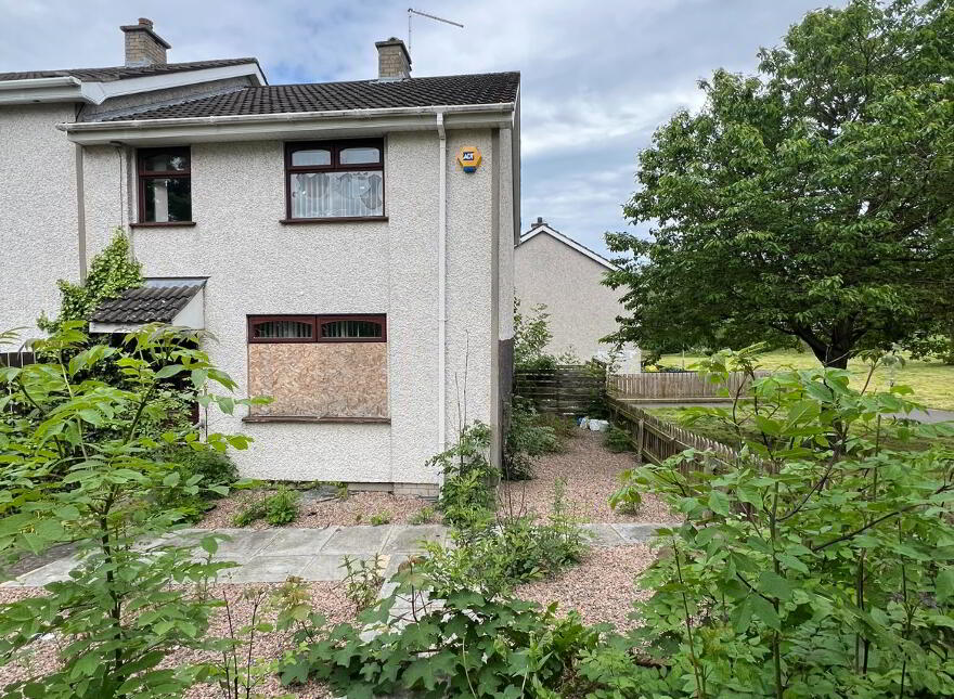 13 Carntall Gardens, Antrim, BT41 1DP photo