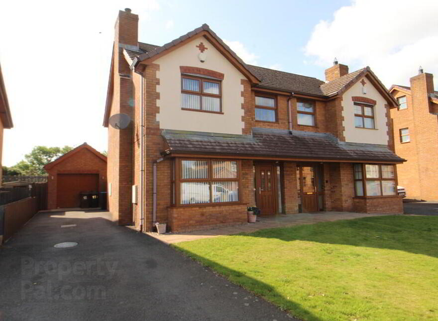 15 Laurel Hill, Off Ballycraigy Road, Newtownabbey, BT36 5SZ photo