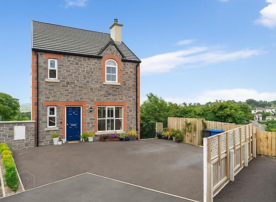 35 Sloanehill, Killyleagh, BT30 9UX