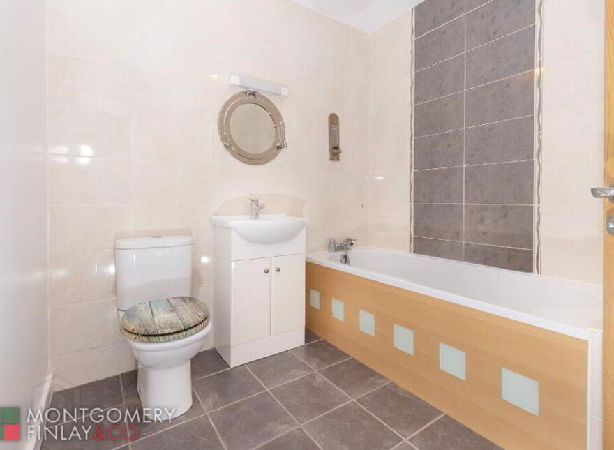 20 Oakhill Avenue, Enniskillen, BT74 4EA