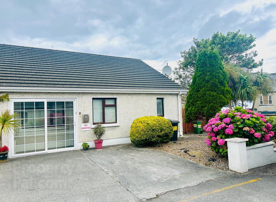 8 Allingham Court, Bundoran, F94WR44 photo