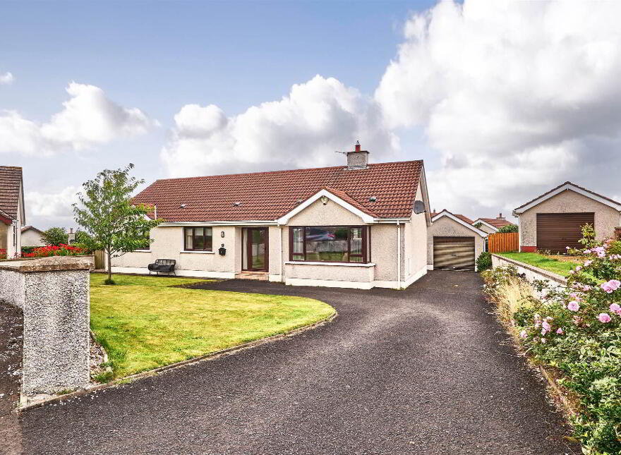 5 Movilla Gardens, Portstewart, BT55 7BF photo