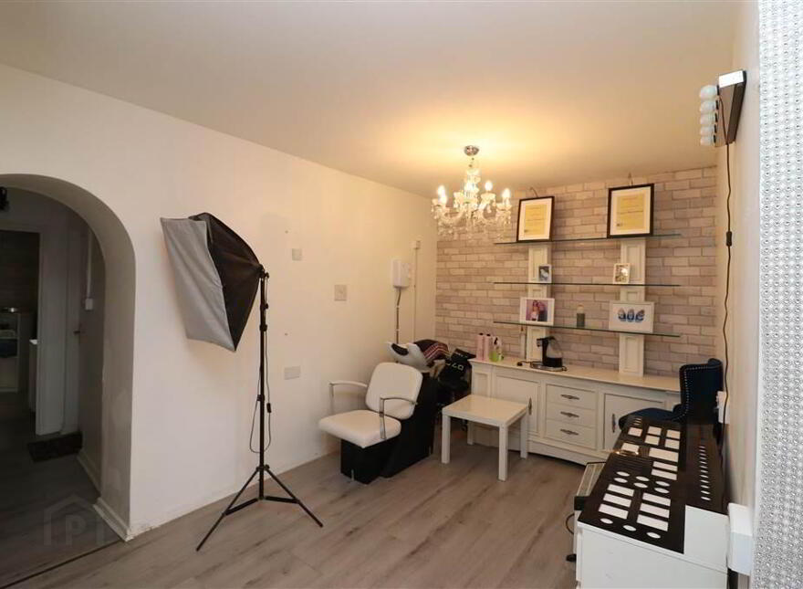 30 Market Square, Dromore, BT25 1AW